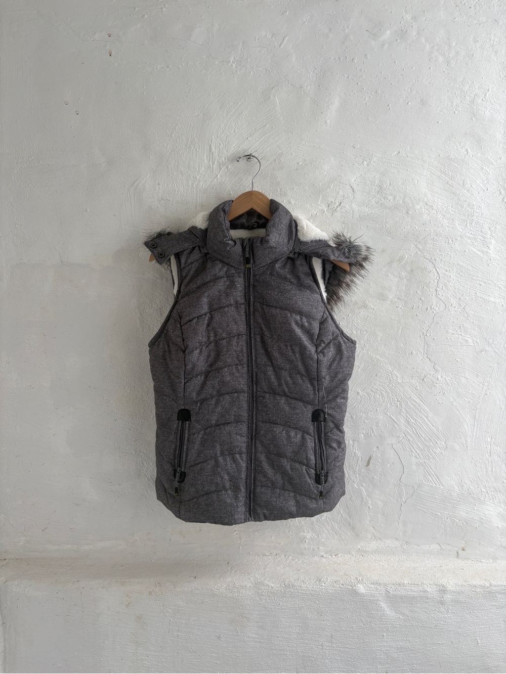 Woman’s medium Green Tea hooded puffer vest